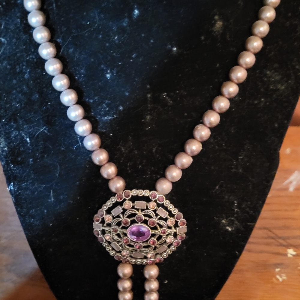 Elegant Pink RARE Pearl Necklace with Purple Gemstone Pendant - Picture 1 of 1